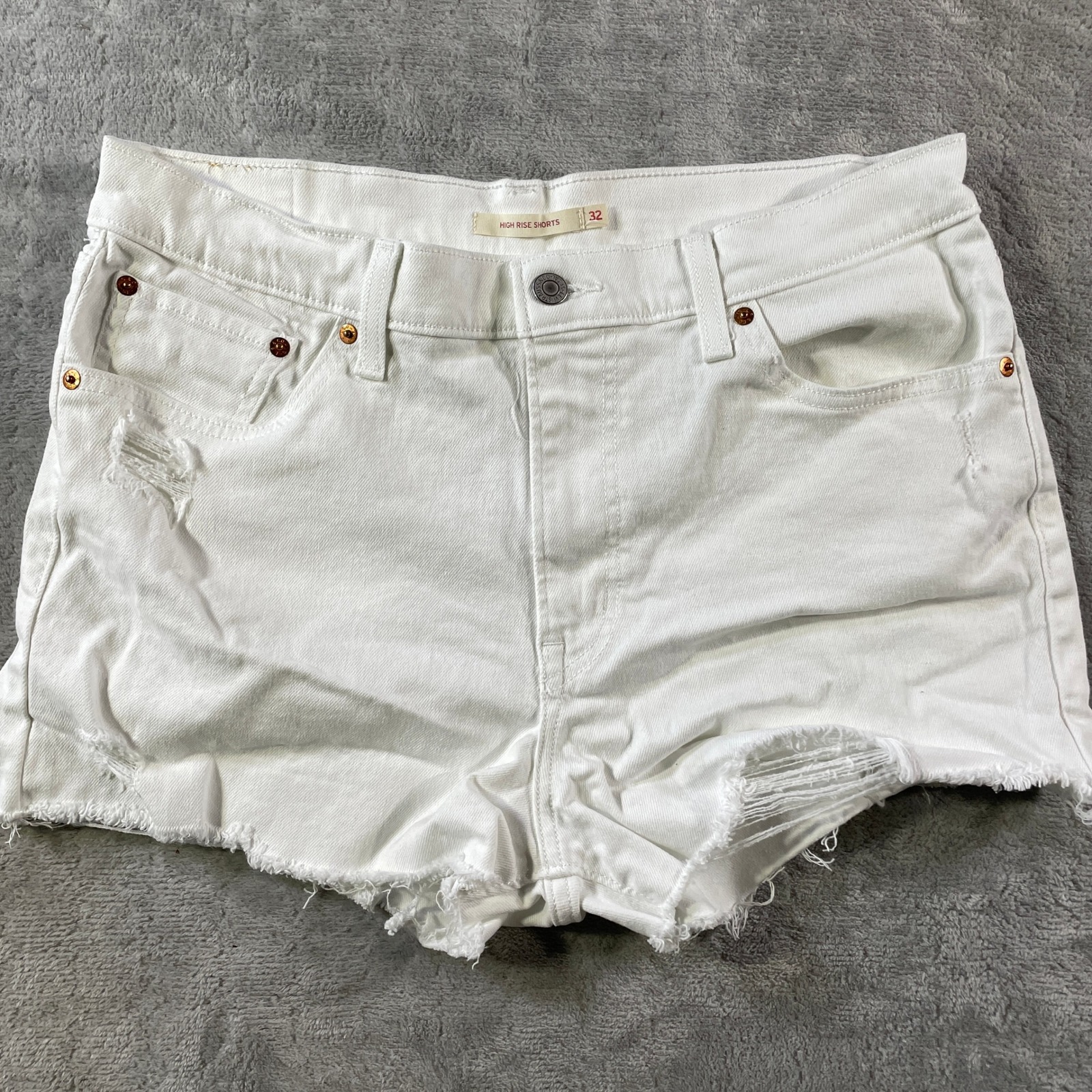 Levis Denim Jeans Womens 32 White High Rise Distressed Summer Beach Vacation Mom